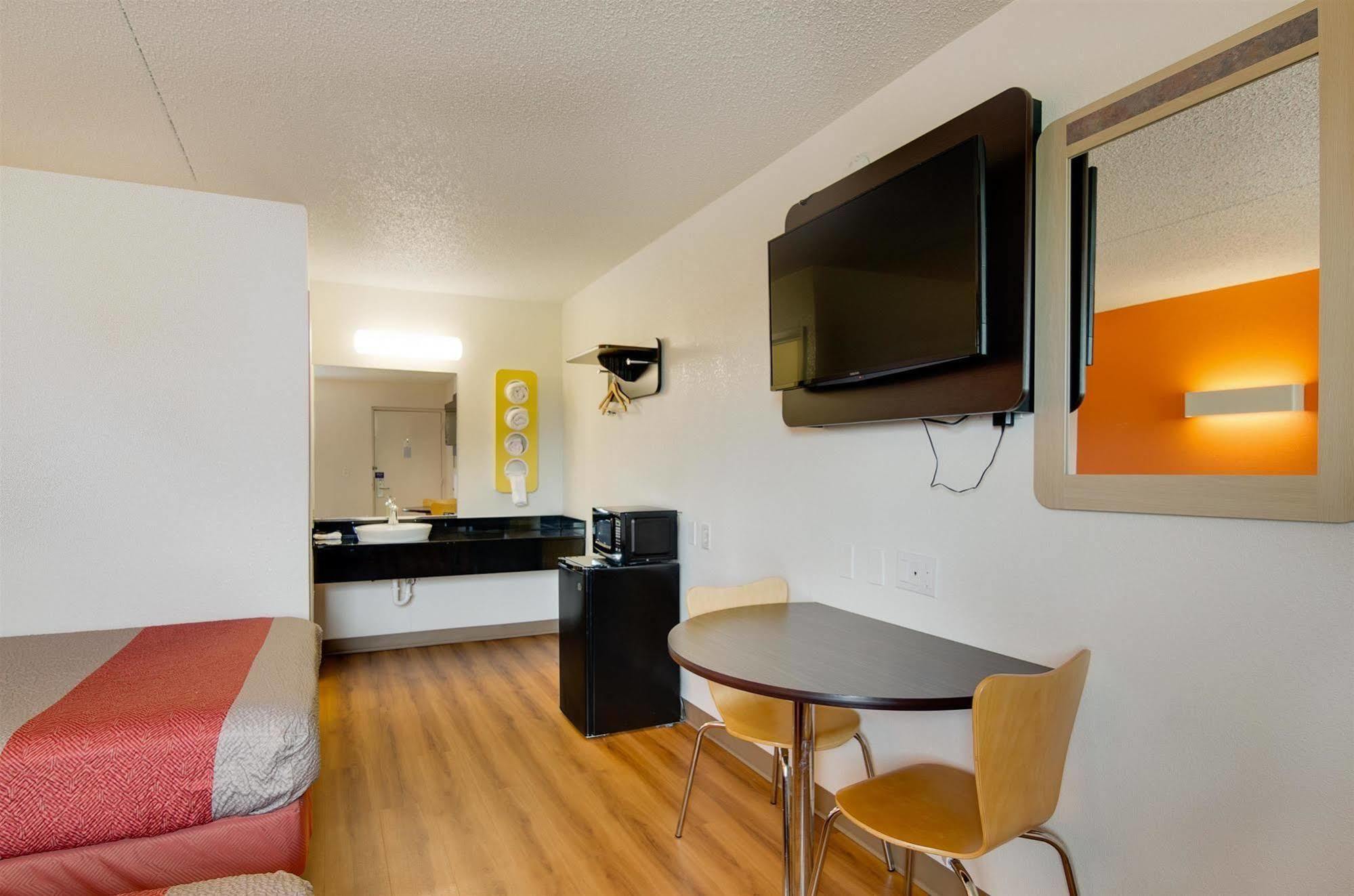 Motel 6-Salina, Ks Exteriör bild