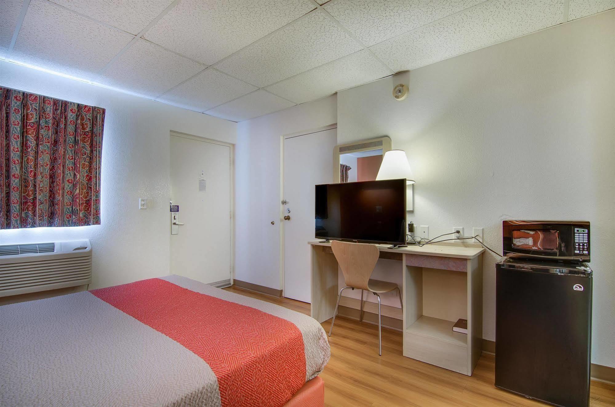 Motel 6-Salina, Ks Exteriör bild