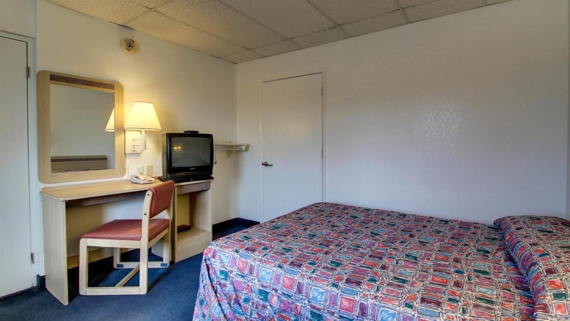 Motel 6-Salina, Ks Exteriör bild